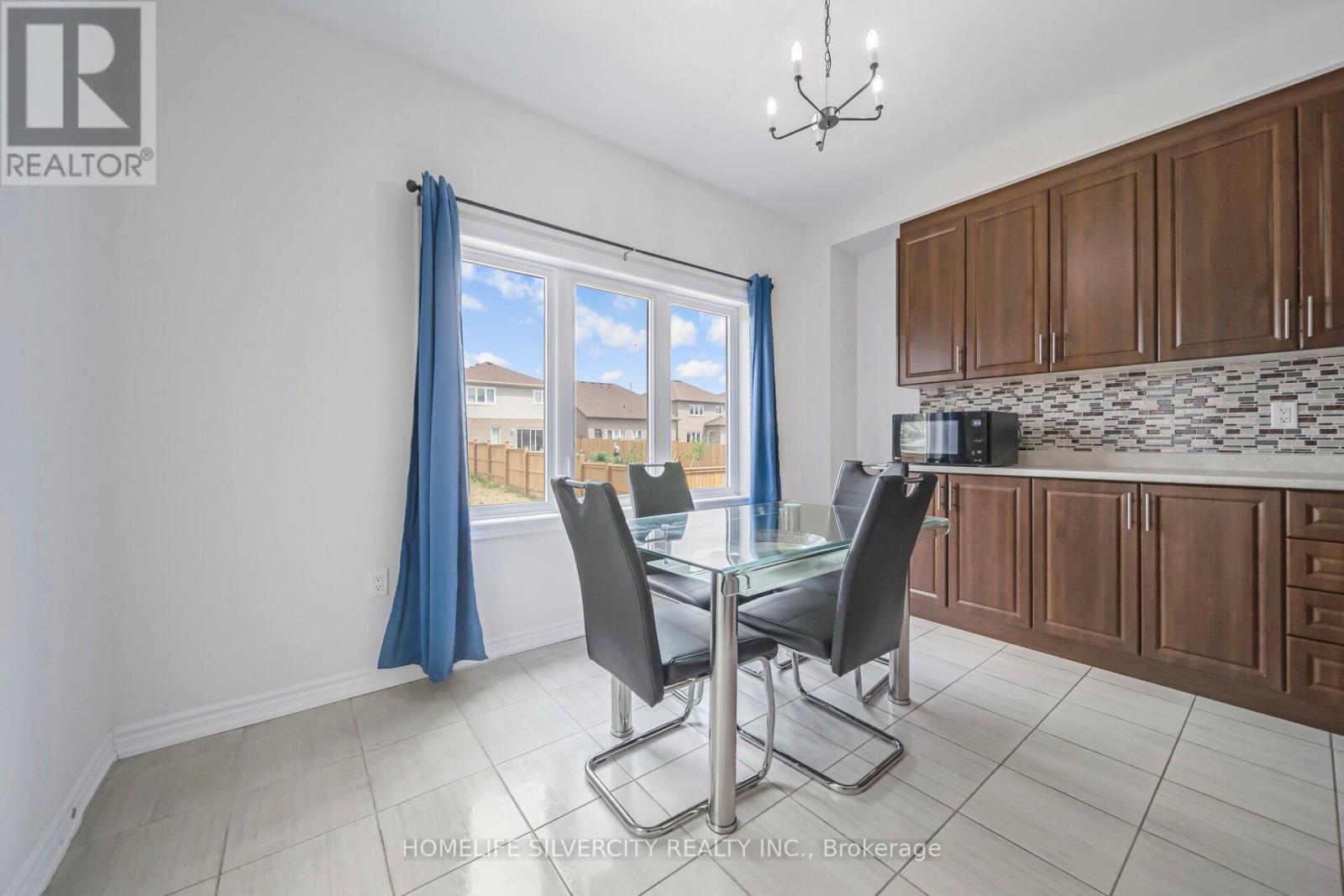 44 Cottonwood Crescent, Welland, Ontario  L3B 0J4 - Photo 11 - X12371946