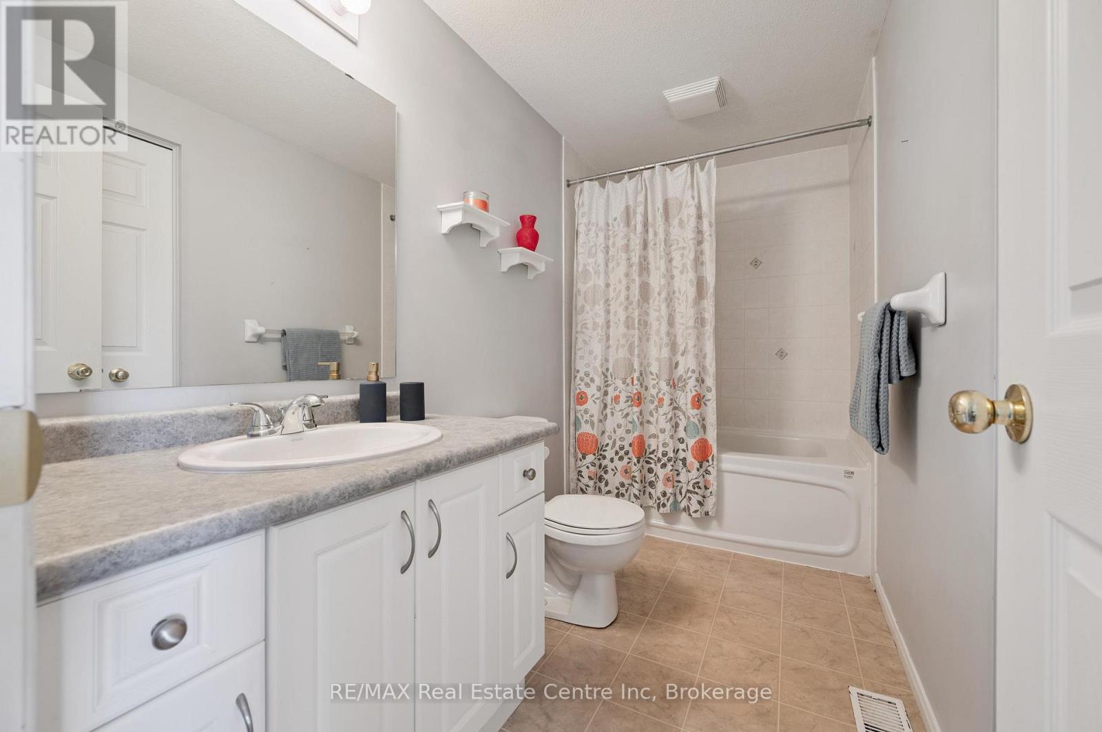 179 Prosperity Drive, Kitchener, Ontario N2E 4E5 - Photo 16 - X12371959