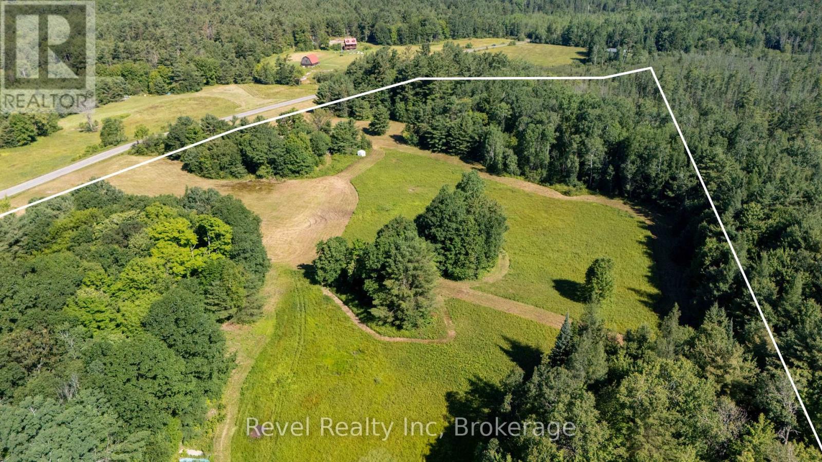 29 Alexandria Crescent, Seguin, Ontario  P0C 1J0 - Photo 4 - X12371976
