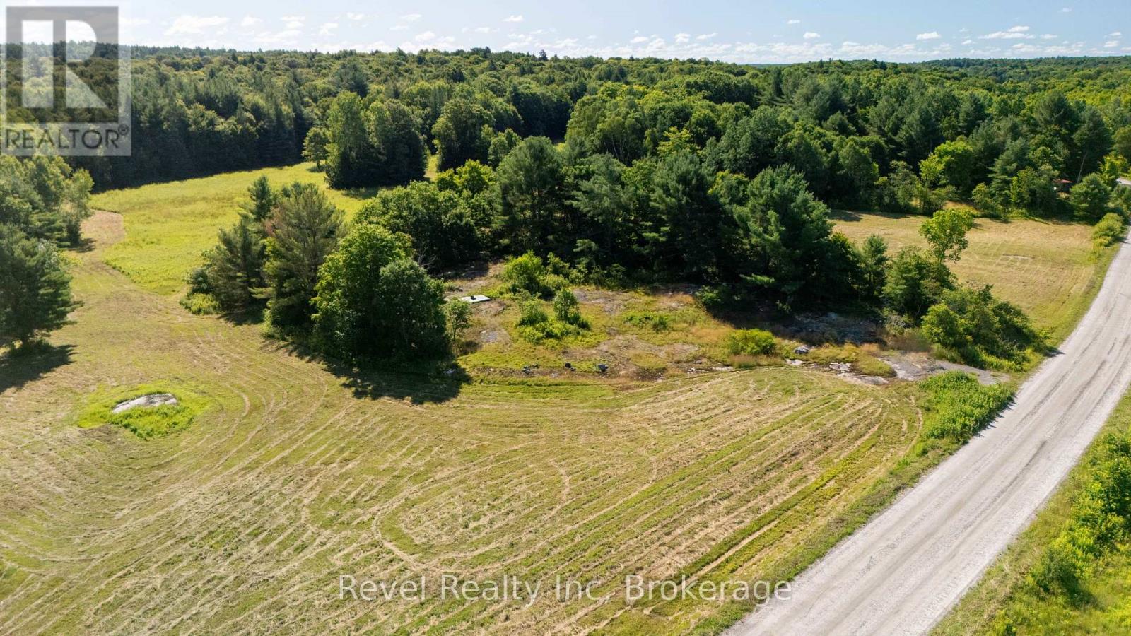 29 Alexandria Crescent, Seguin, Ontario  P0C 1J0 - Photo 8 - X12371976
