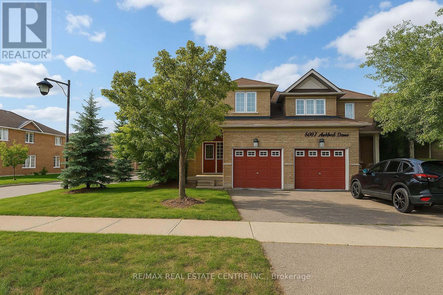 5054 Intrepid Drive, Mississauga, Ontario  L5M 8A5 - Photo 23 - W12370296