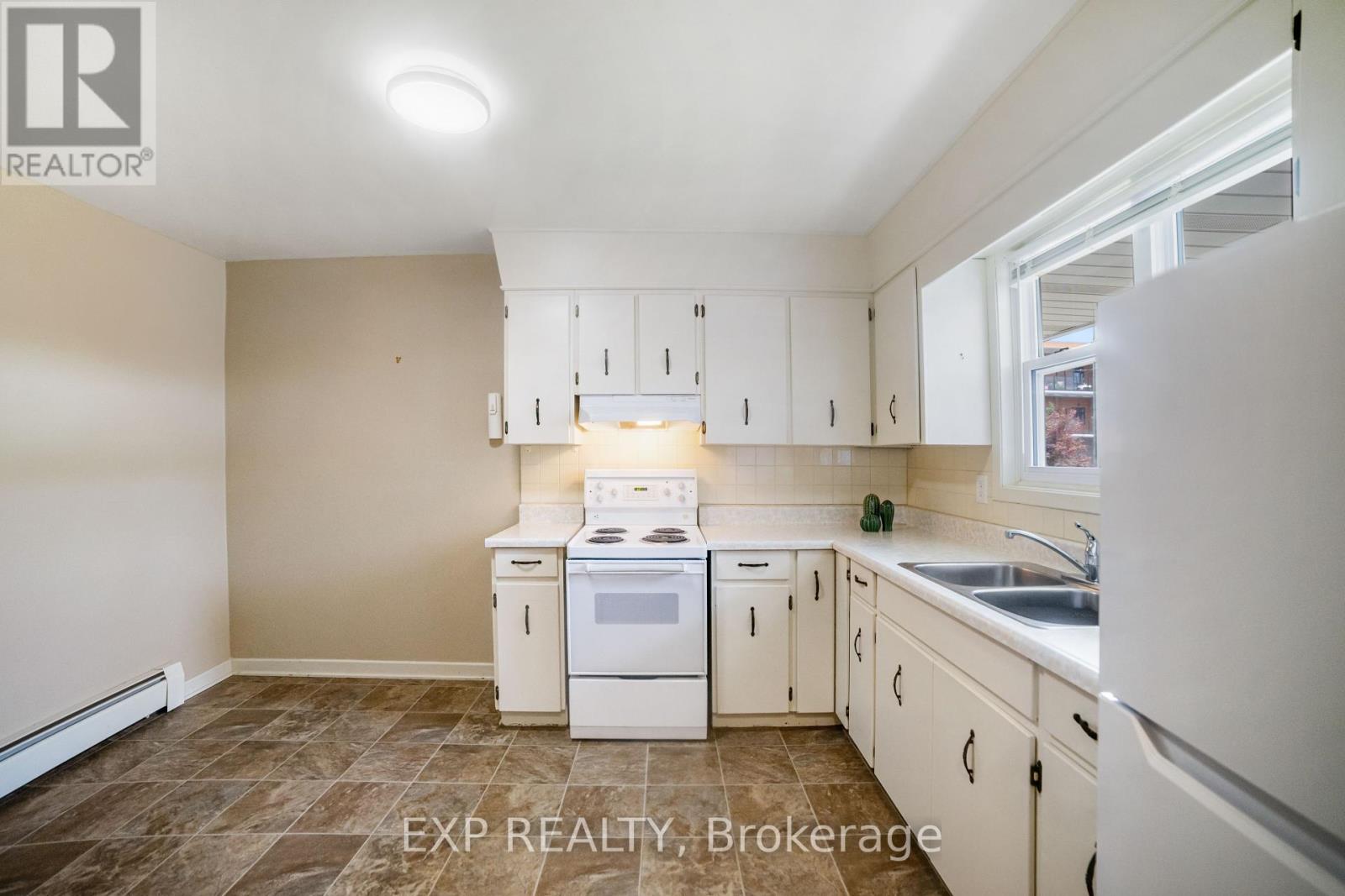 2 - 3314 Menno Street, Lincoln, Ontario  L0R 2C0 - Photo 4 - X12371965