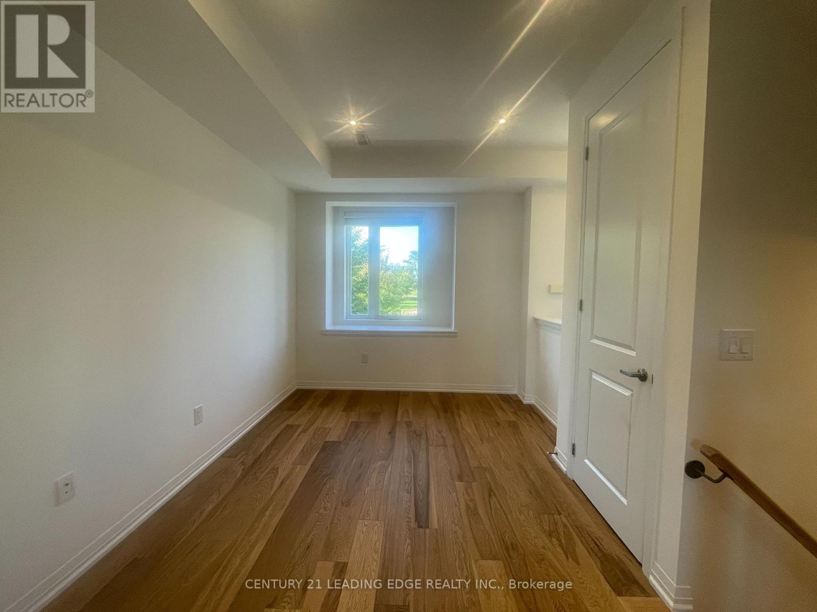 3 Locust Lodge Gardens, Toronto, Ontario  M3K 0B2 - Photo 3 - W12371980