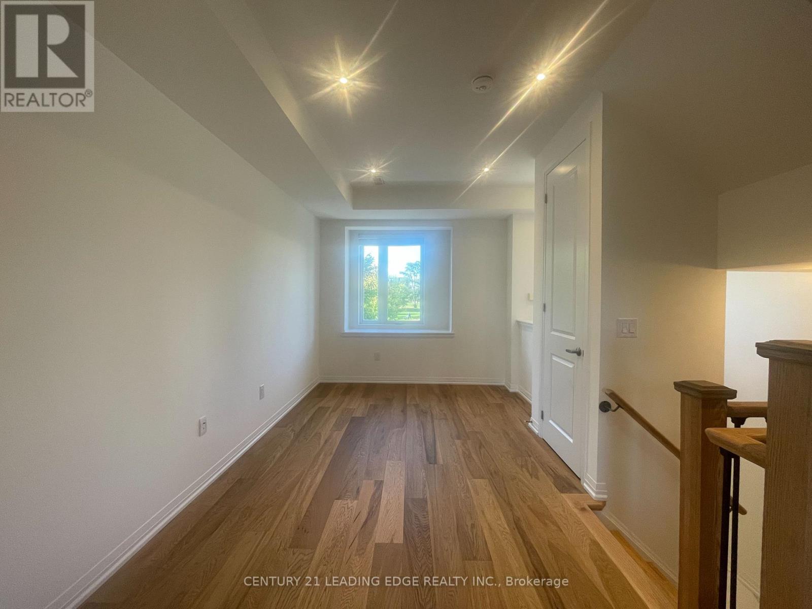 3 Locust Lodge Gardens, Toronto, Ontario  M3K 0B2 - Photo 4 - W12371980