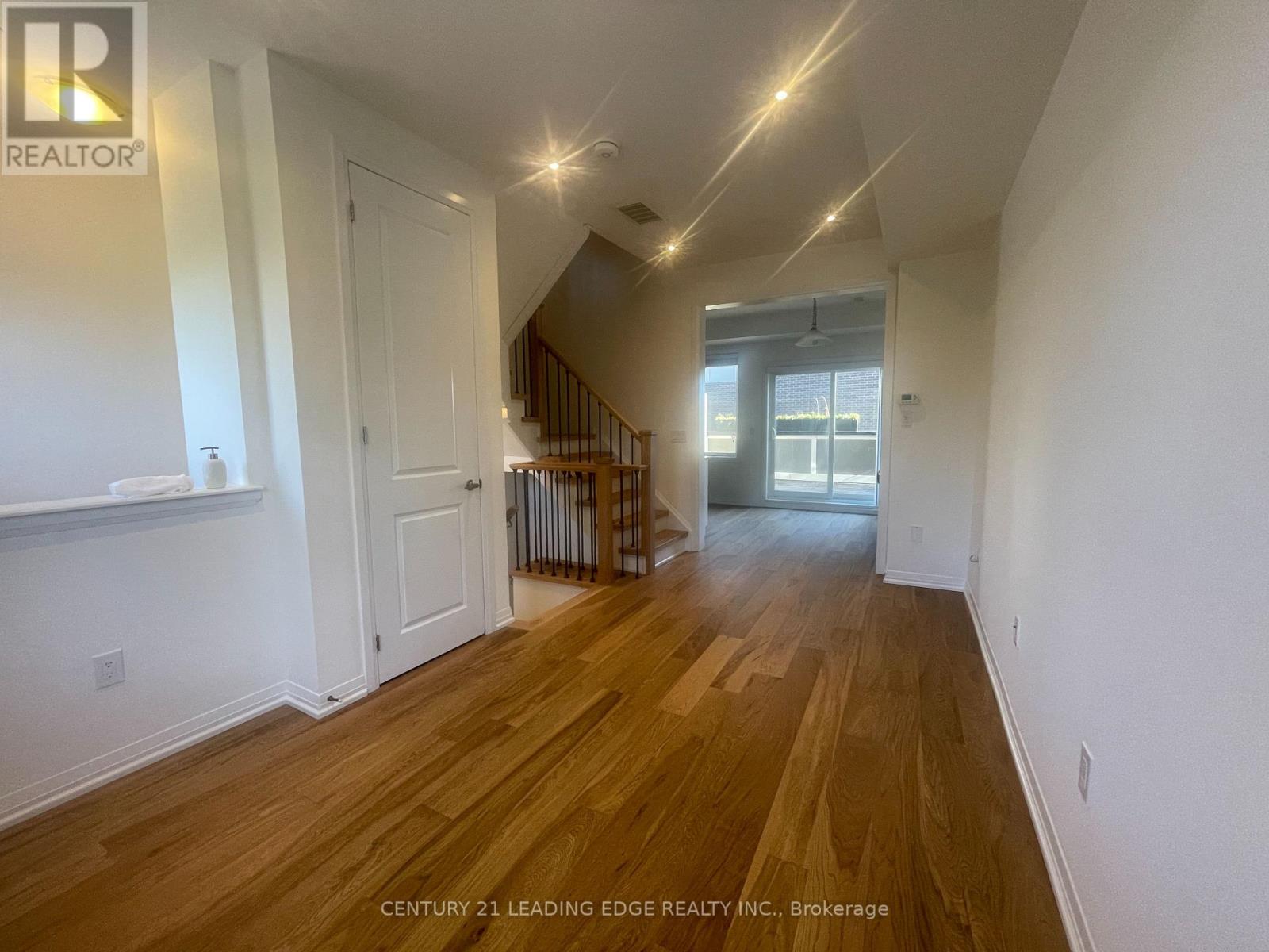 3 Locust Lodge Gardens, Toronto, Ontario  M3K 0B2 - Photo 6 - W12371980