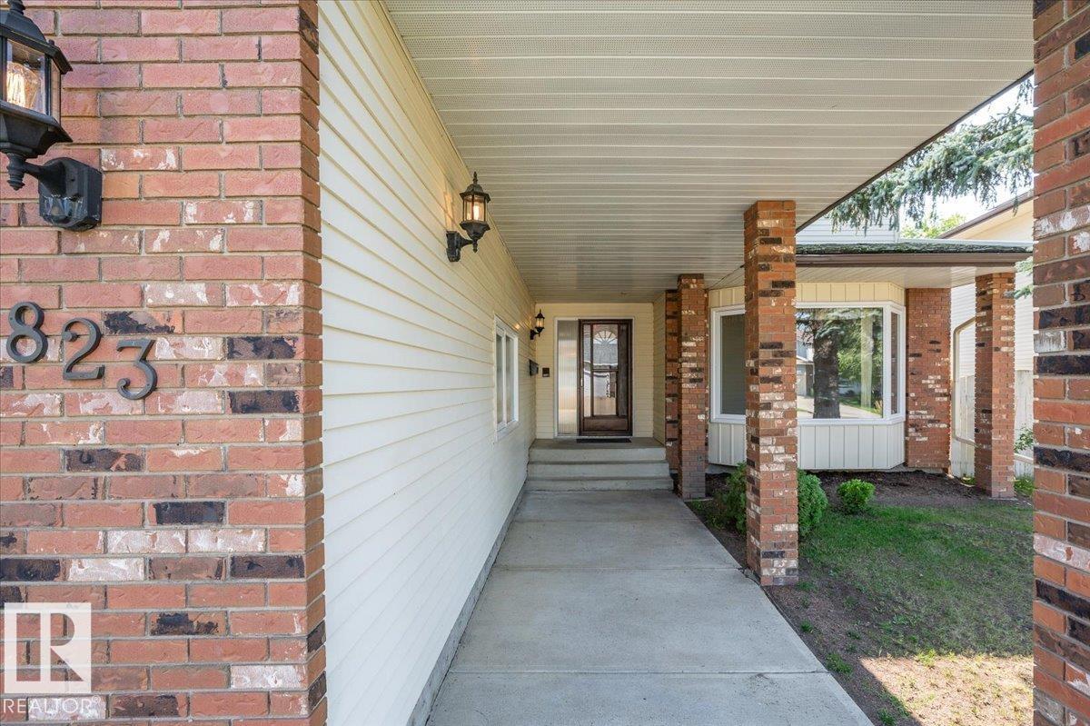 823 Richards Cr Nw, Edmonton, Alberta  T6R 1B4 - Photo 3 - E4455472