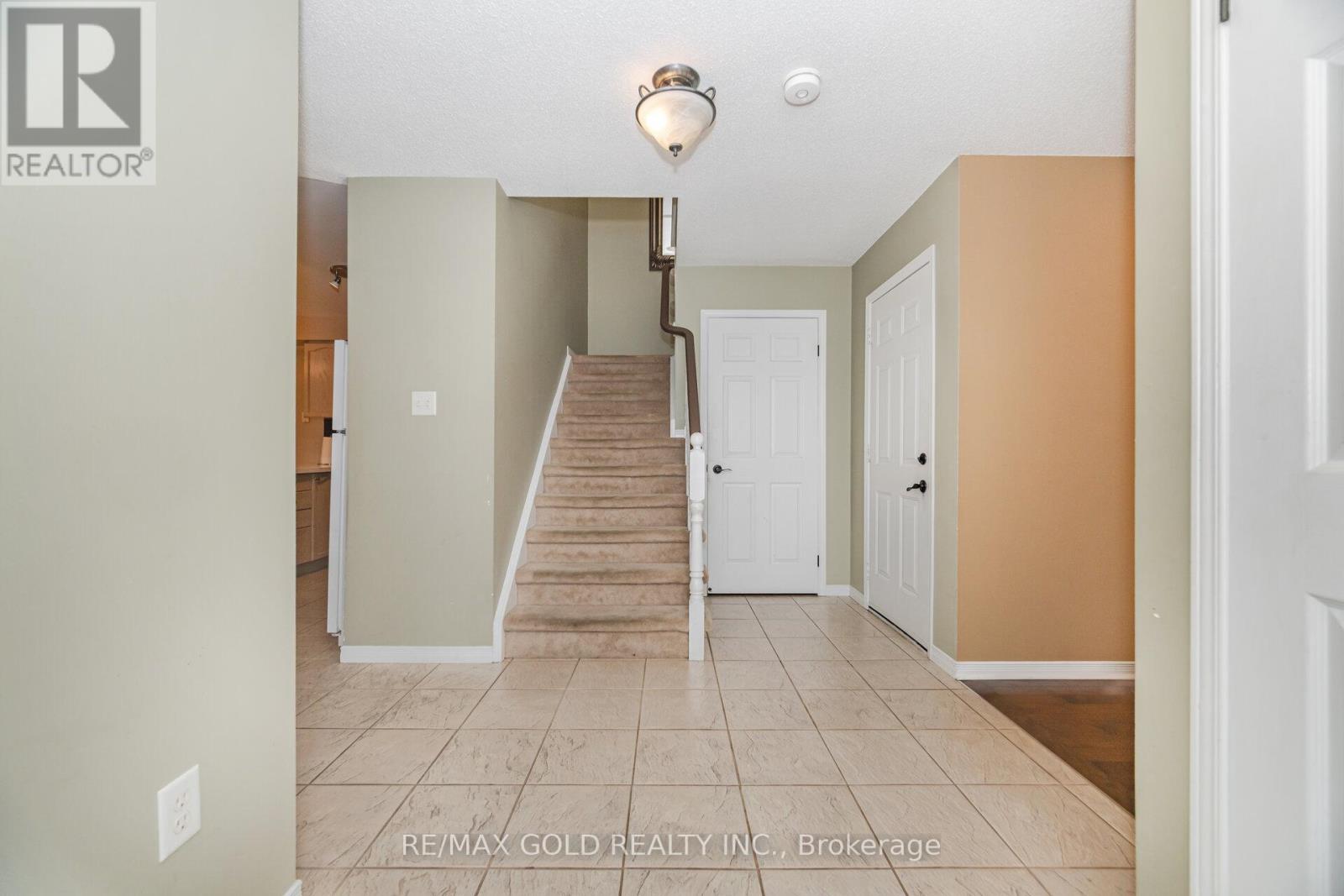 1395 Tobyn Drive, Burlington, Ontario  L7M 4V7 - Photo 10 - W12371988