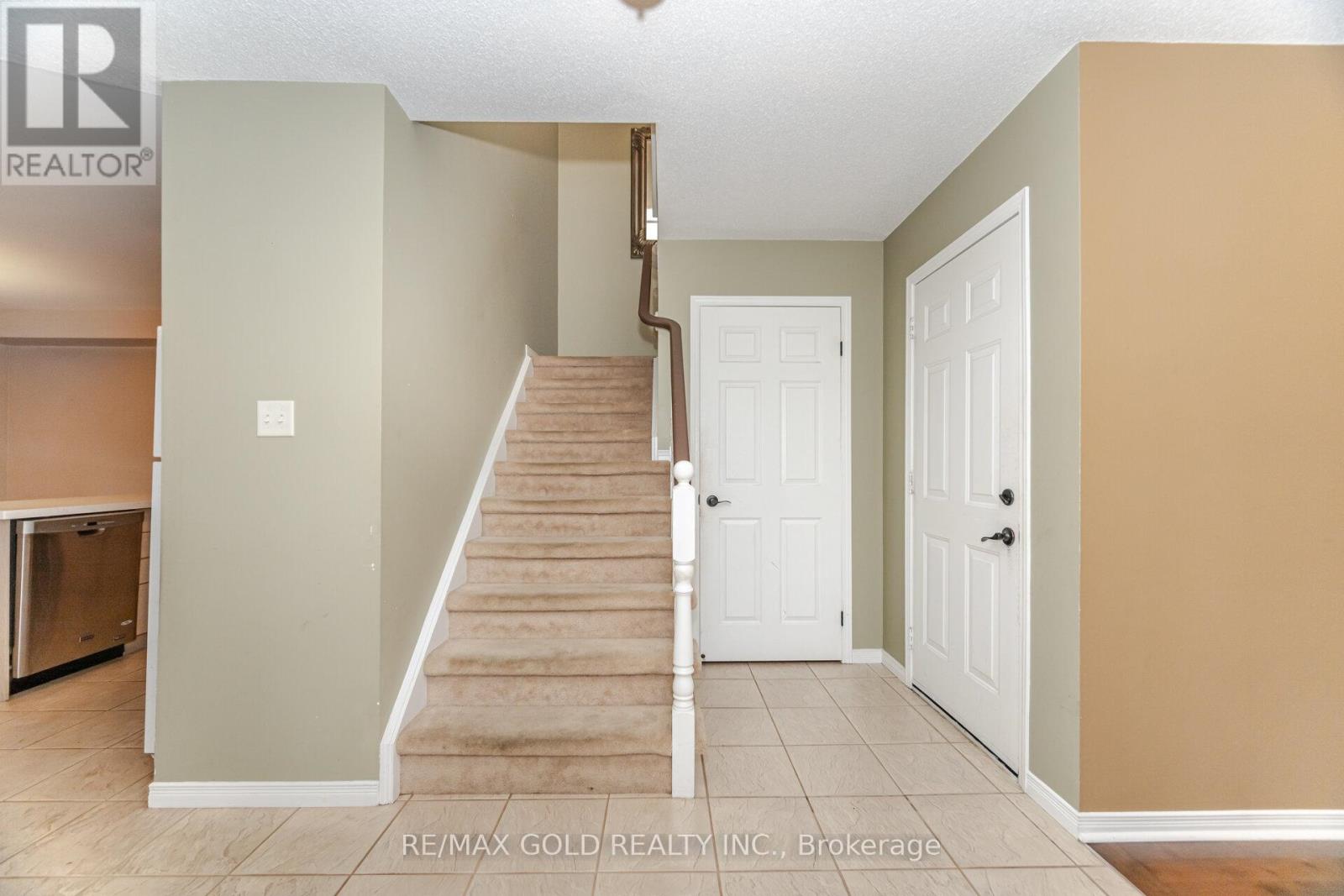 1395 Tobyn Drive, Burlington, Ontario  L7M 4V7 - Photo 25 - W12371988