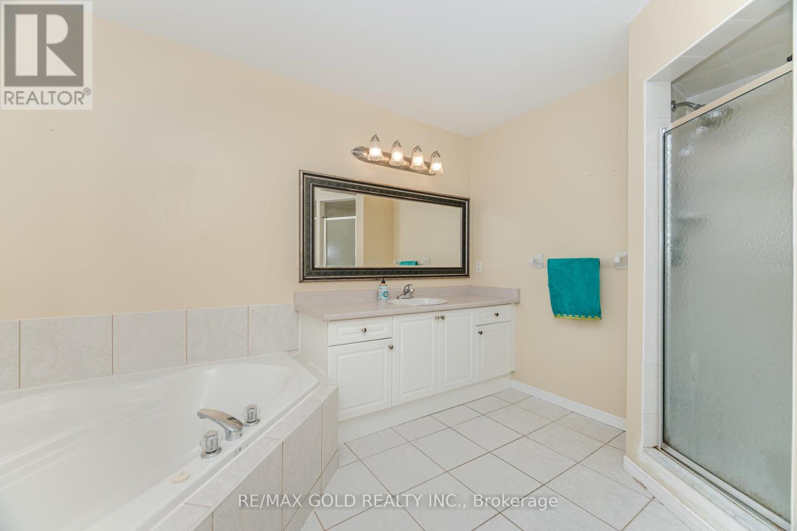 1395 Tobyn Drive, Burlington, Ontario  L7M 4V7 - Photo 31 - W12371988