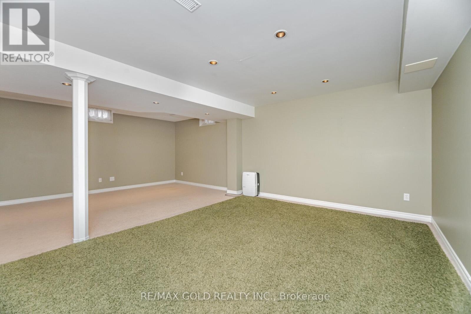 1395 Tobyn Drive, Burlington, Ontario  L7M 4V7 - Photo 43 - W12371988