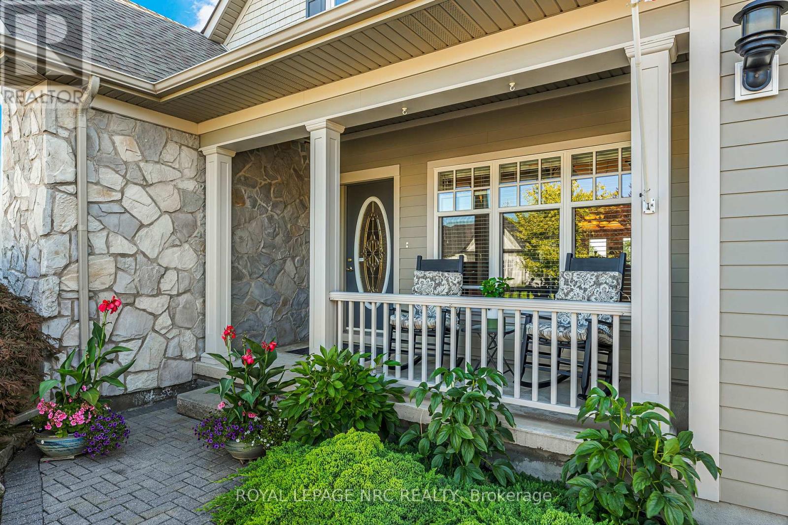 158 Sunrise Court, Fort Erie, Ontario  L0S 1N0 - Photo 4 - X12372005