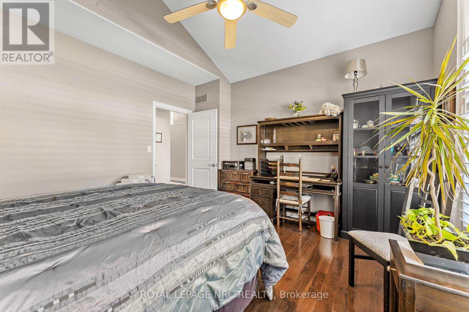 158 Sunrise Court, Fort Erie, Ontario  L0S 1N0 - Photo 9 - X12372005