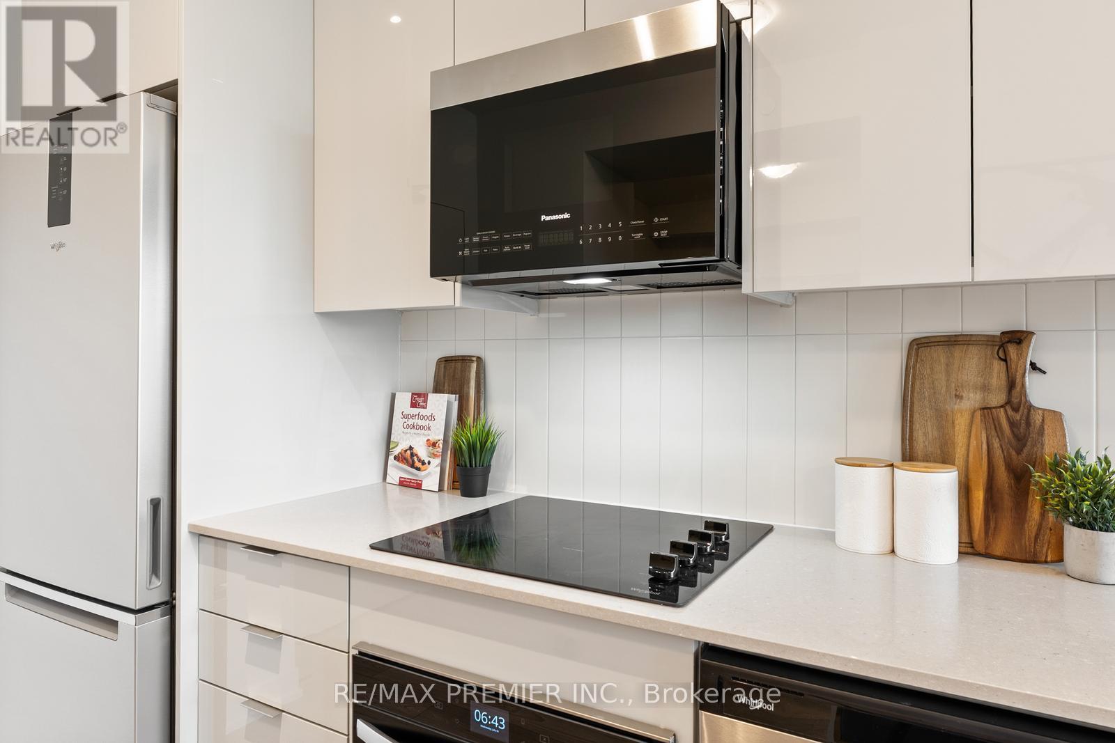 308 - 474 Caldari Road, Vaughan, Ontario  L4K 0R5 - Photo 12 - N12363311