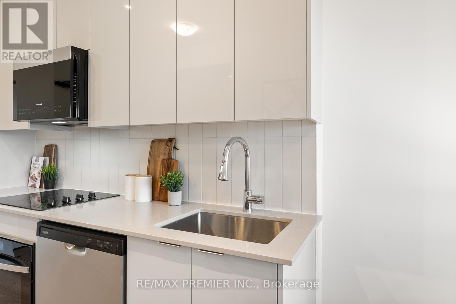 308 - 474 Caldari Road, Vaughan, Ontario  L4K 0R5 - Photo 11 - N12363311