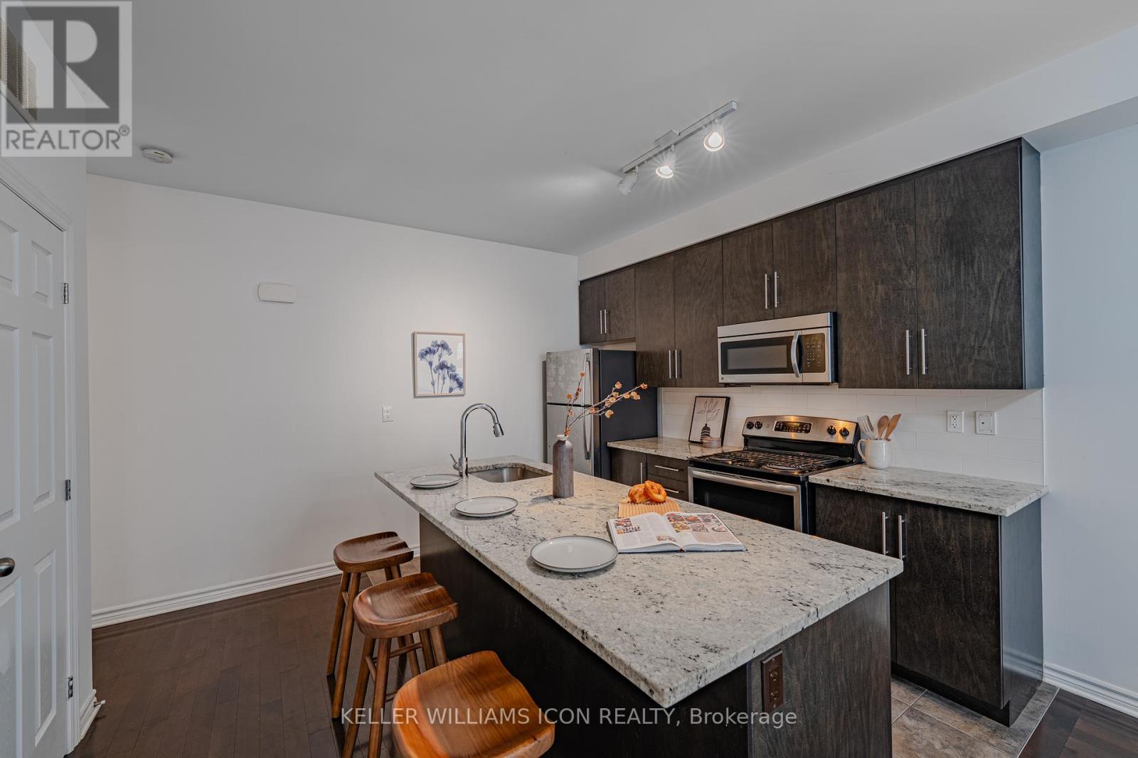 D - 306 Everest Private, Ottawa, Ontario  K1G 4E3 - Photo 10 - X12162046