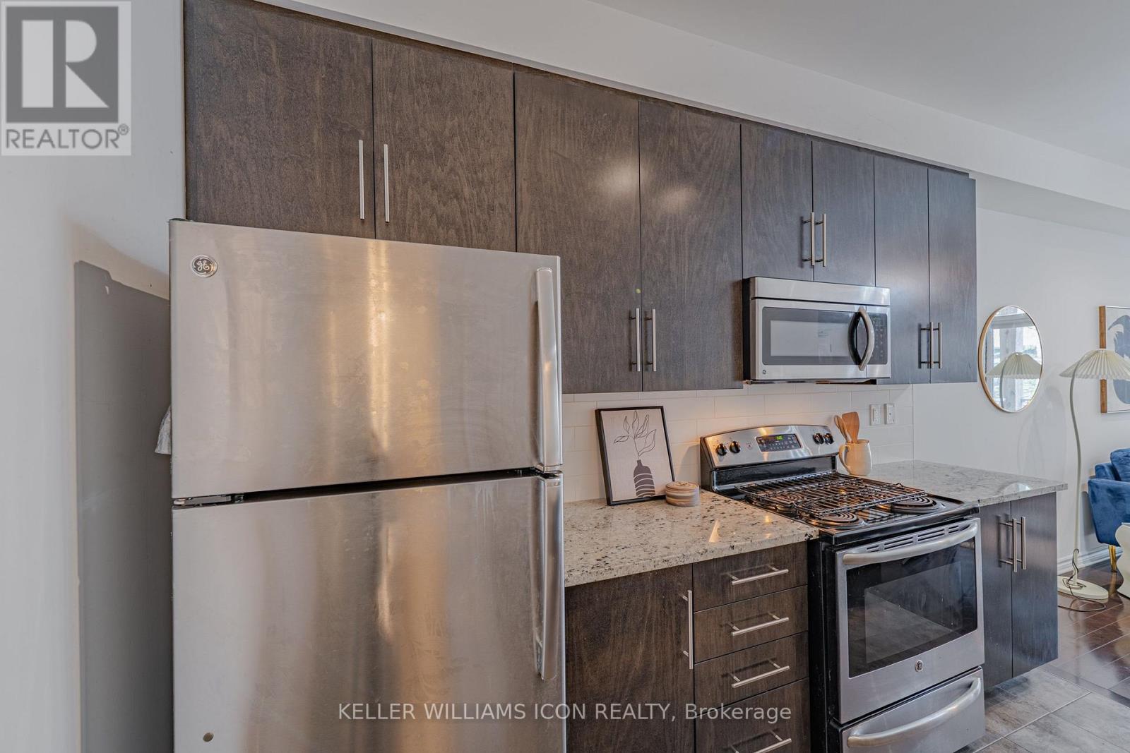 D - 306 Everest Private, Ottawa, Ontario  K1G 4E3 - Photo 11 - X12162046