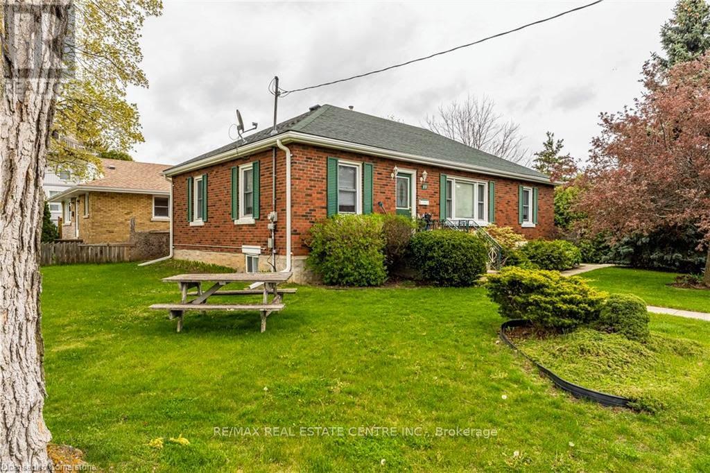 B - 89 Elgin Street N, Cambridge, Ontario  N1R 5H5 - Photo 20 - X12372003