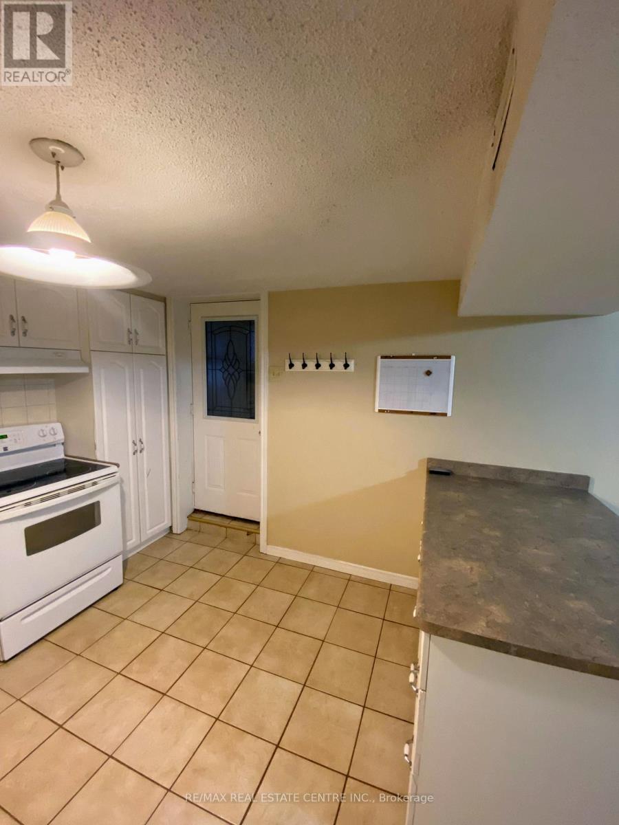 B - 89 Elgin Street N, Cambridge, Ontario  N1R 5H5 - Photo 5 - X12372003