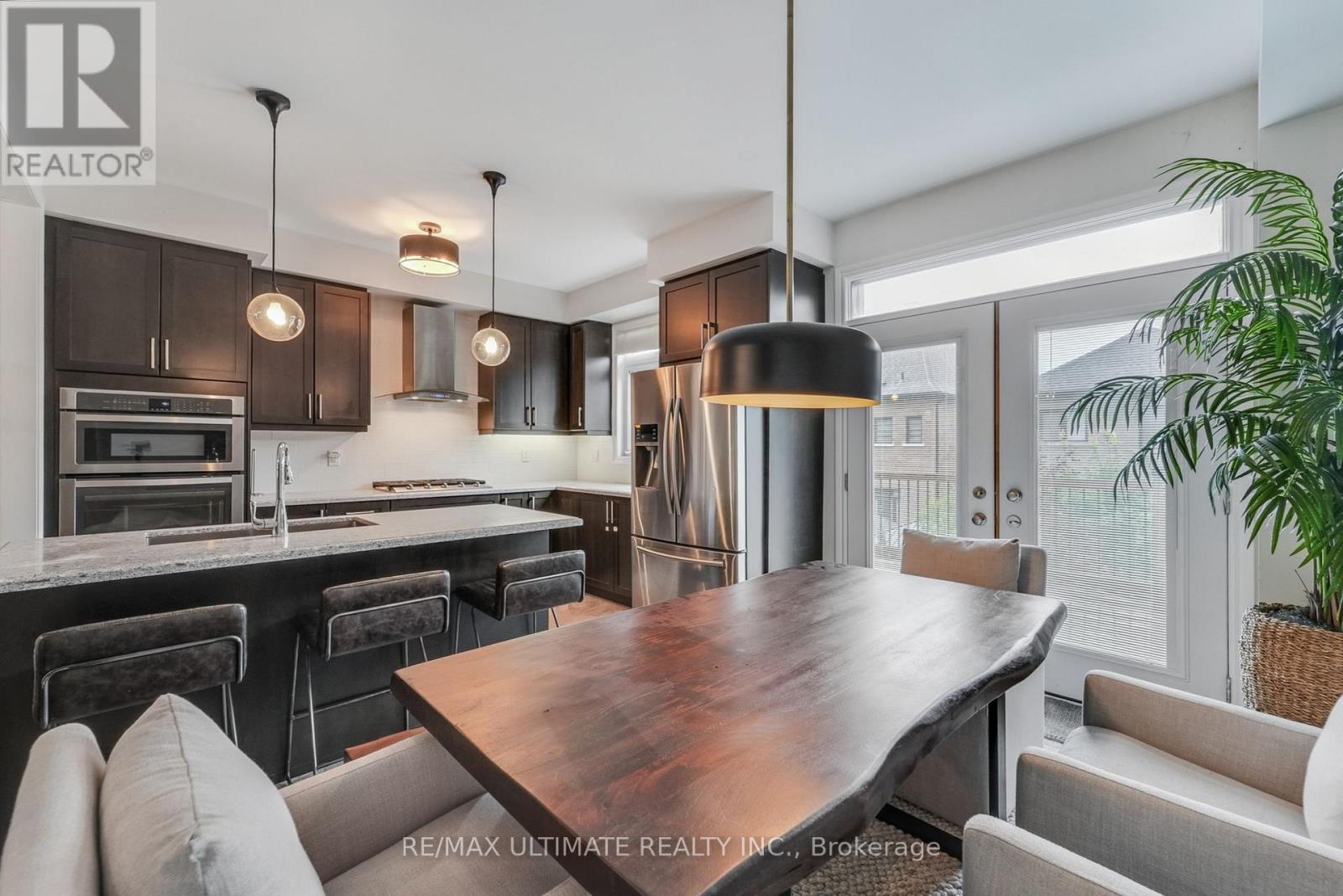 37 Zenith Avenue, Vaughan, Ontario  L4H 4K9 - Photo 8 - N12370513