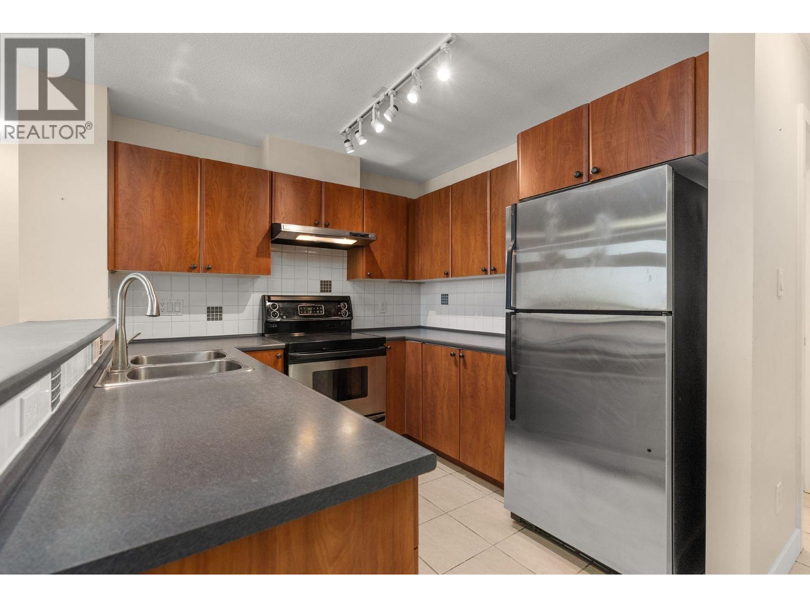 417 7089 Mont Royal Square, Vancouver, British Columbia  V5S 4W6 - Photo 14 - R3041292