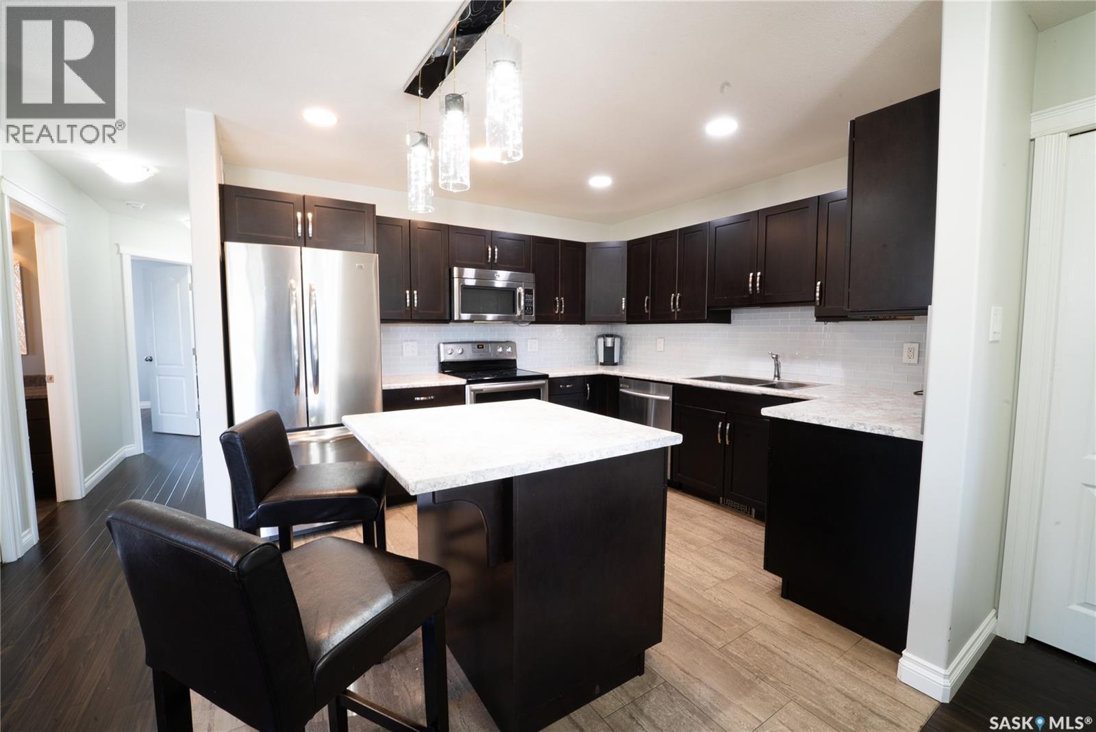 544 M Avenue N, Saskatoon, Saskatchewan  S7L 2S8 - Photo 2 - SK017064