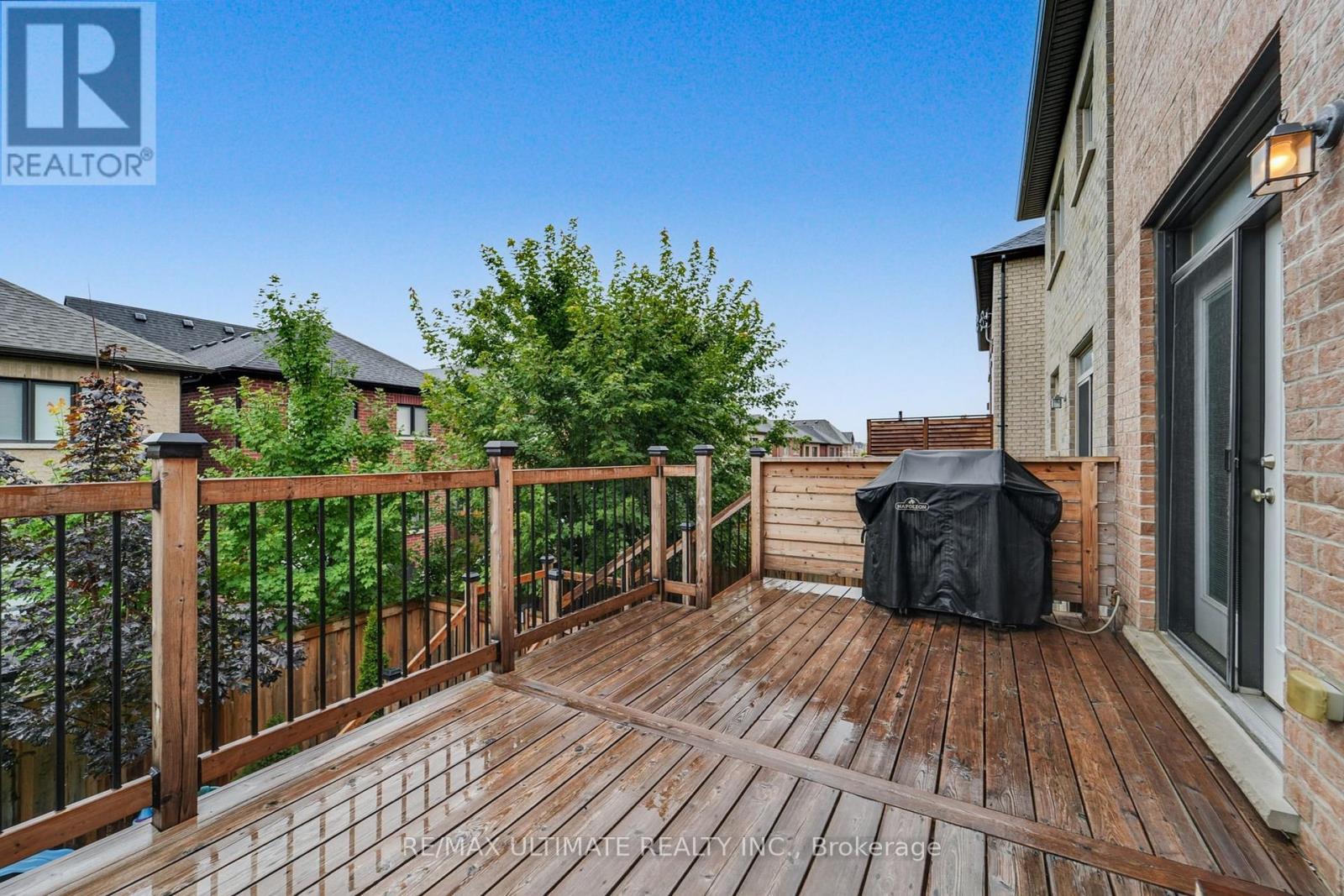 37 Zenith Avenue, Vaughan, Ontario  L4H 4K9 - Photo 9 - N12370513