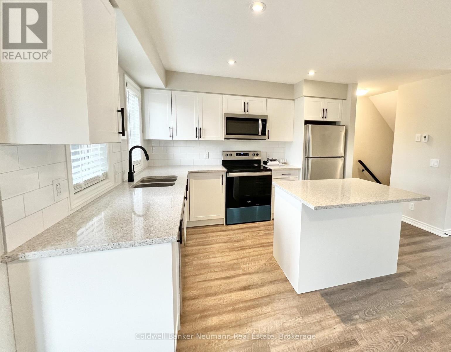 23 - 235 Chapel Hill Drive, Kitchener, Ontario  N2R 0S4 - Photo 4 - X12372025