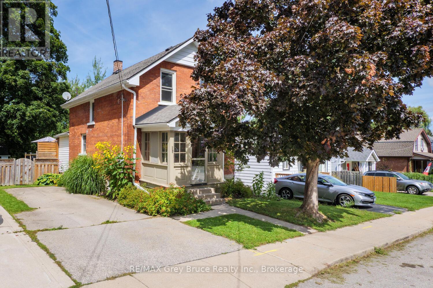 564 13th A Street, Owen Sound, Ontario  N4K 3X4 - Photo 1 - X12372026