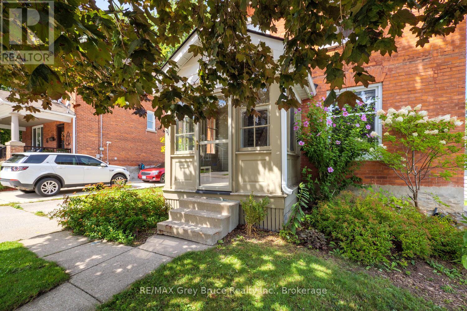 564 13th A Street, Owen Sound, Ontario  N4K 3X4 - Photo 2 - X12372026