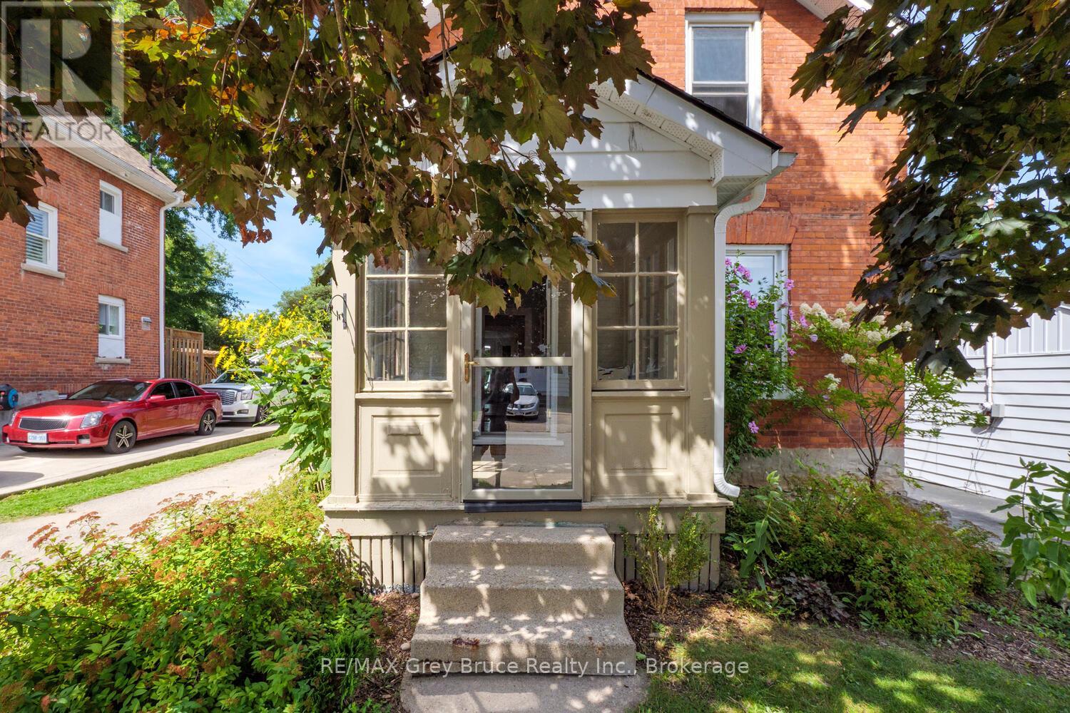 564 13th A Street, Owen Sound, Ontario  N4K 3X4 - Photo 3 - X12372026