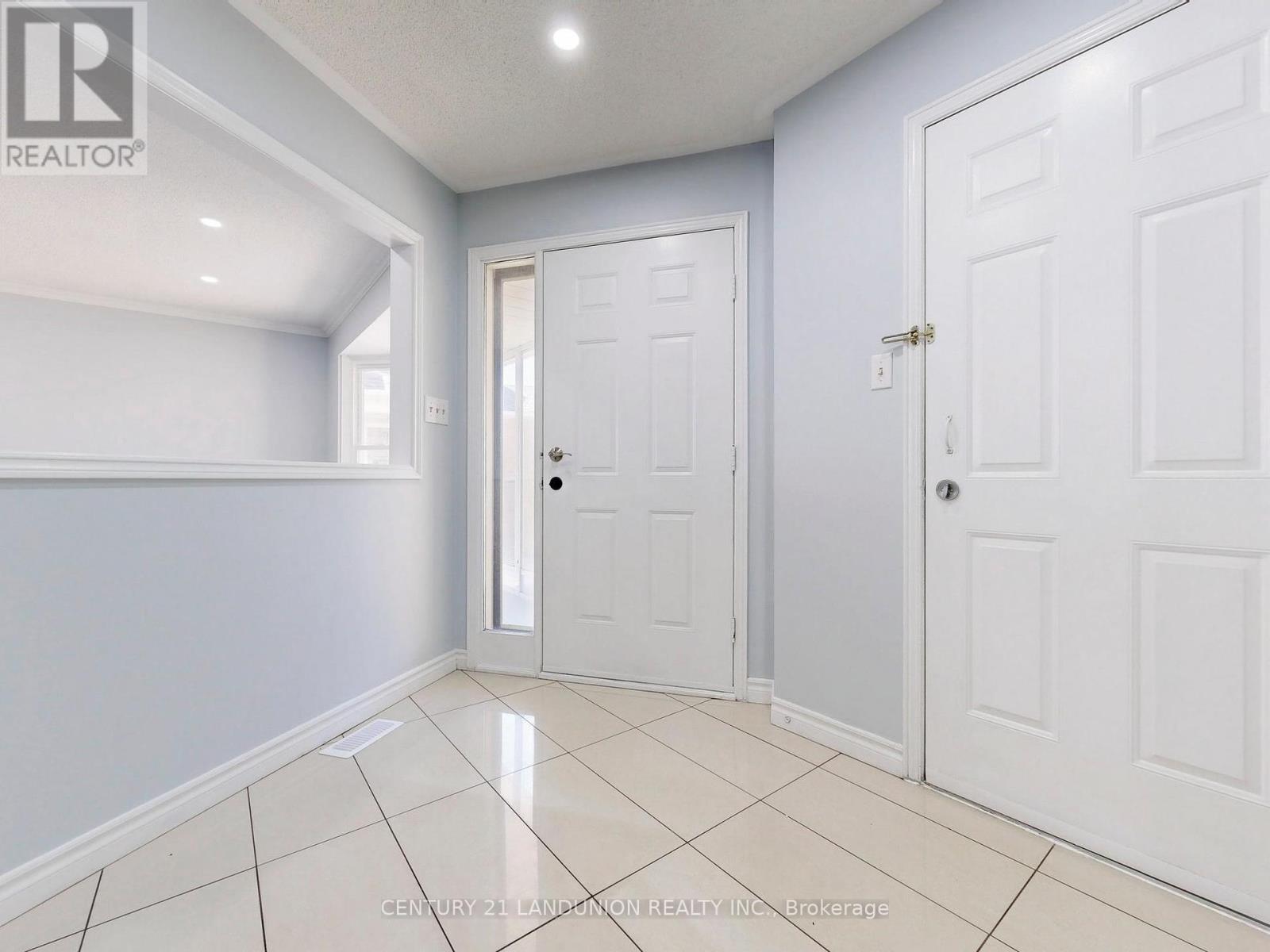 Property at 25 BEMERTON COURT image 5