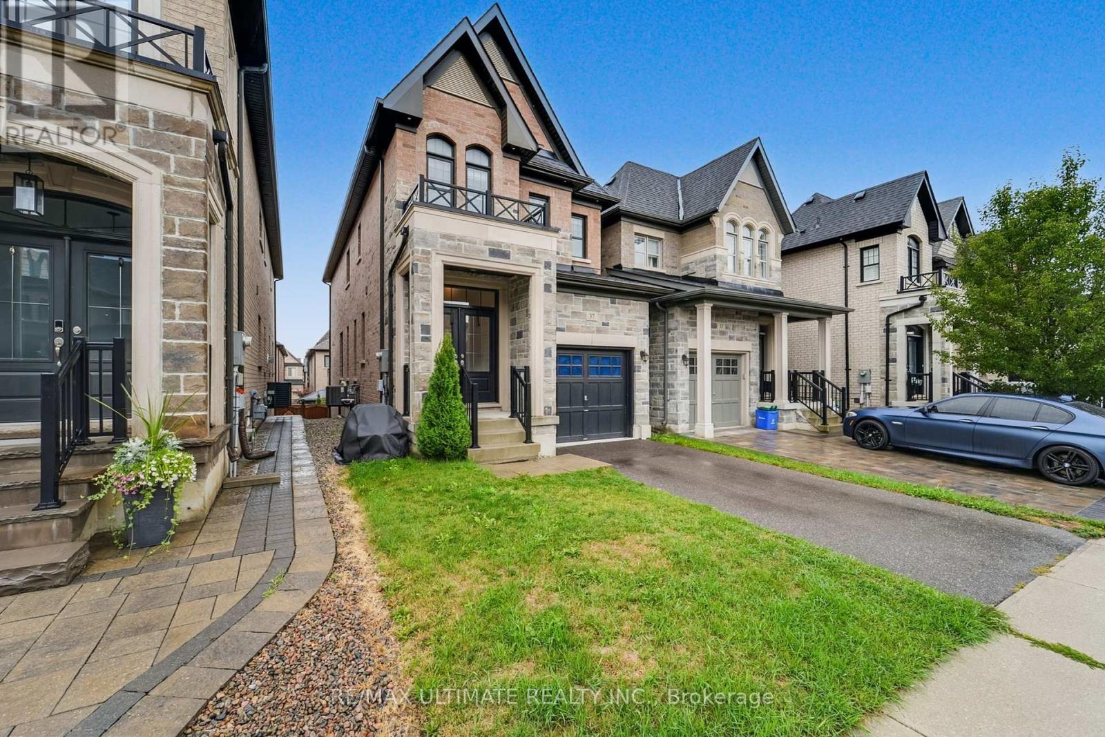 37 Zenith Avenue, Vaughan, Ontario  L4H 4K9 - Photo 36 - N12370513