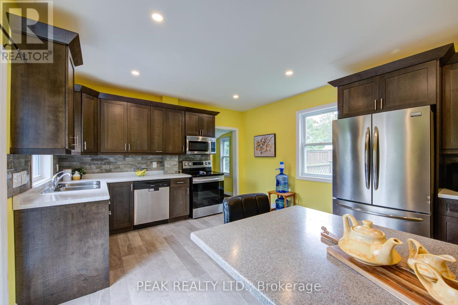 37 Decew Street W, East Zorra-Tavistock, Ontario  N0B 2R0 - Photo 14 - X12372033