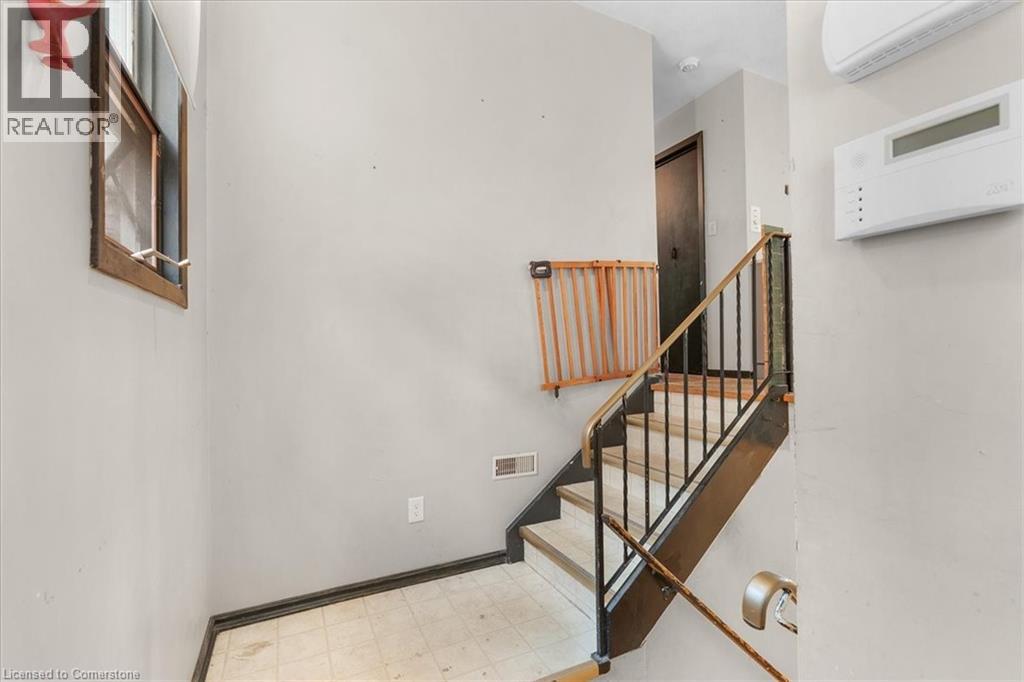 Property at 308 PAISLEY Road image 3