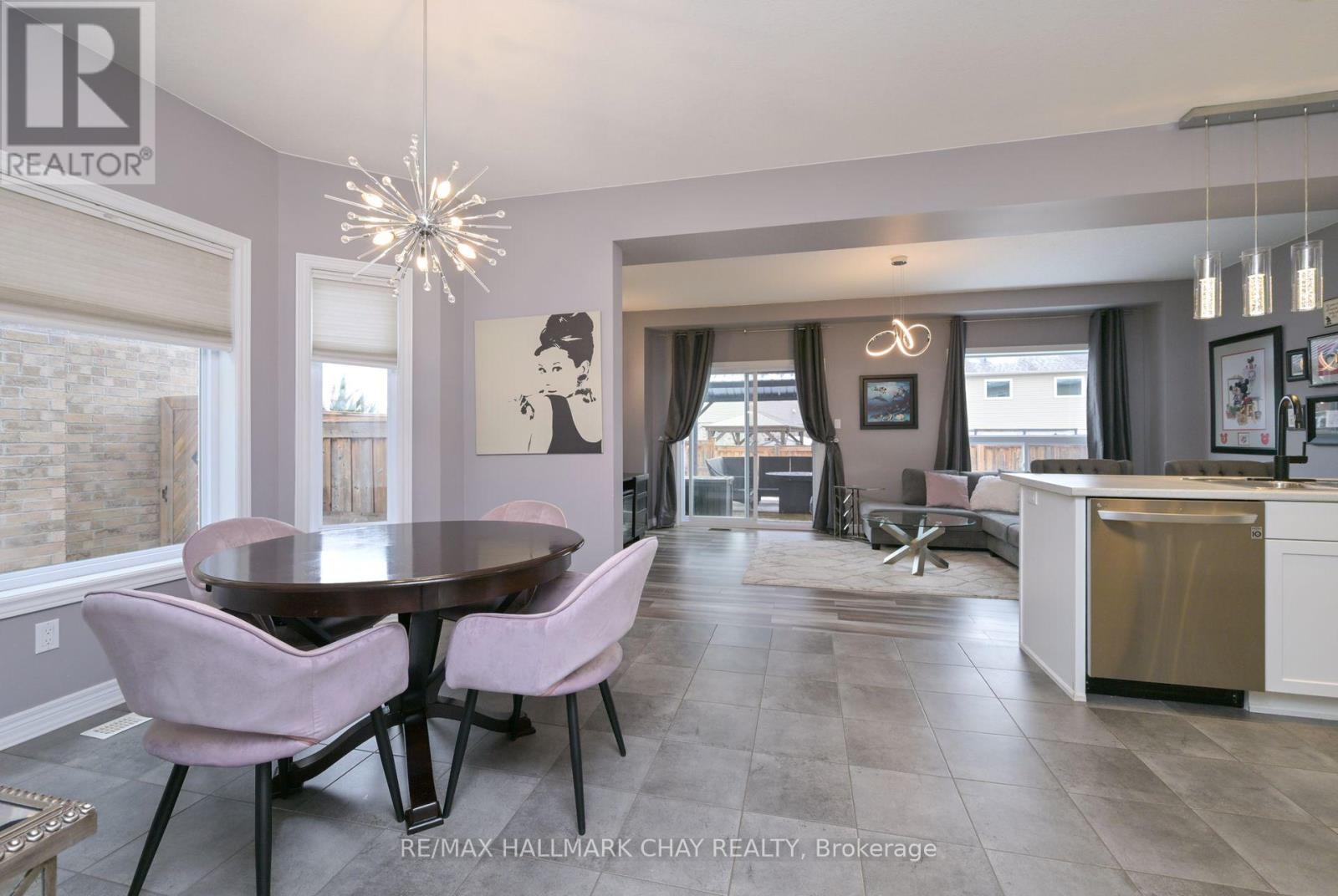 32 Burt Avenue, New Tecumseth, Ontario  L9R 0G8 - Photo 11 - N12372044