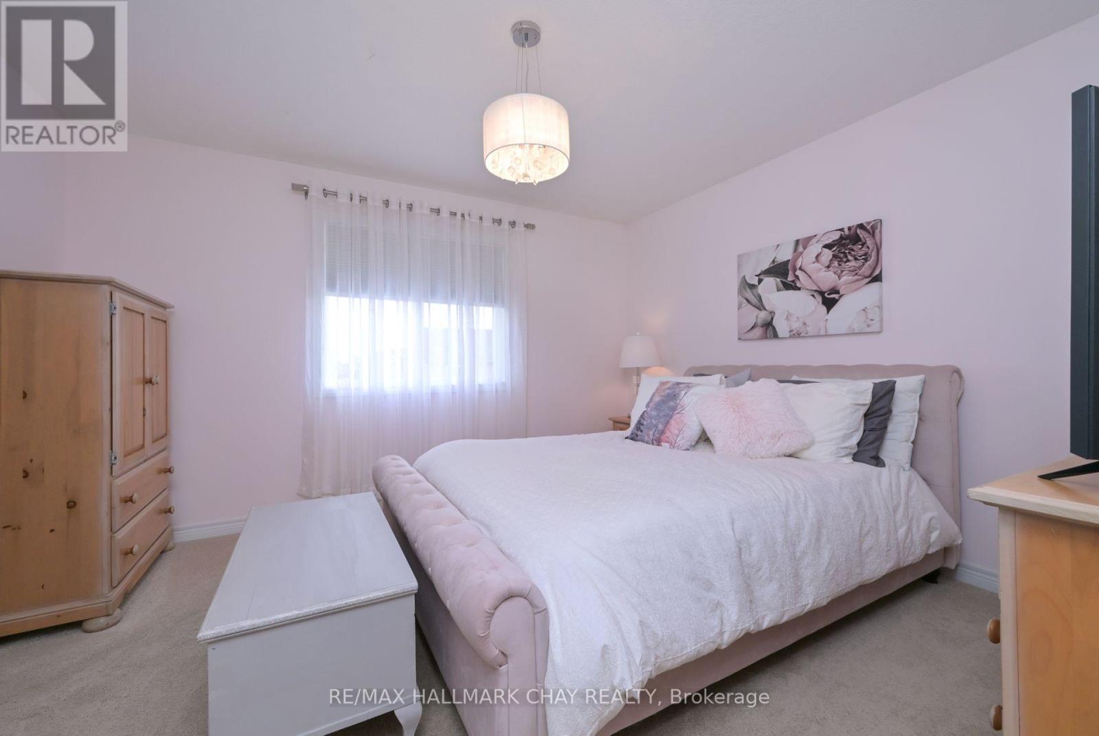32 Burt Avenue, New Tecumseth, Ontario  L9R 0G8 - Photo 15 - N12372044