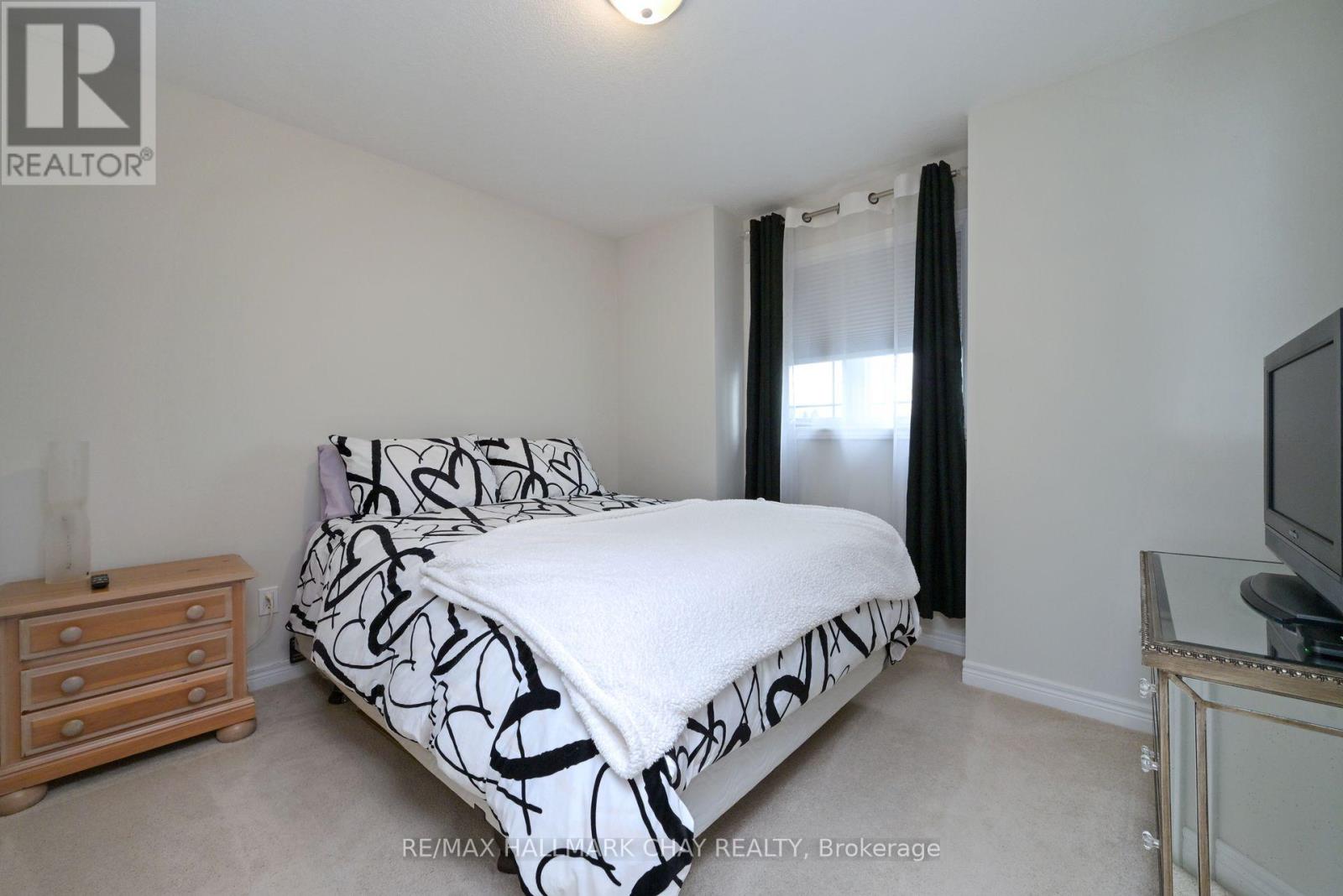 32 Burt Avenue, New Tecumseth, Ontario  L9R 0G8 - Photo 19 - N12372044
