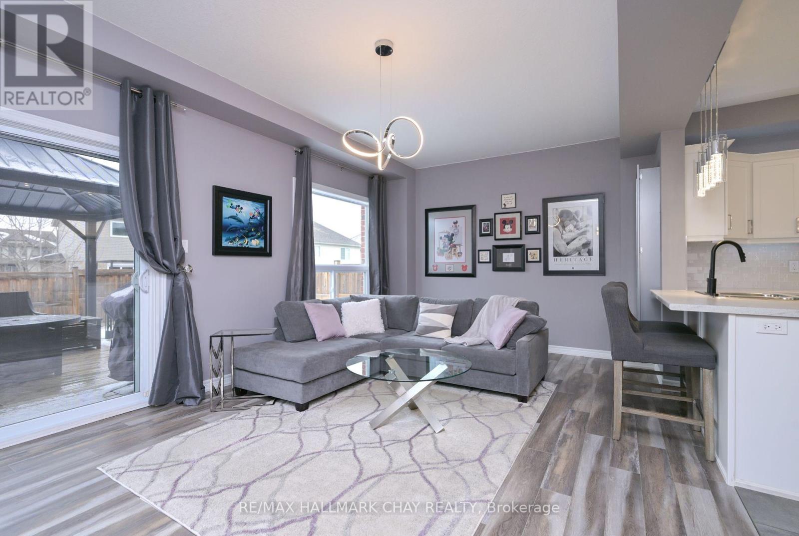 32 Burt Avenue, New Tecumseth, Ontario  L9R 0G8 - Photo 7 - N12372044
