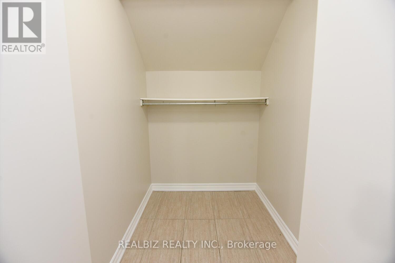 14 Herzberg Gardens, Toronto, Ontario  M3N 2P4 - Photo 28 - W12372038