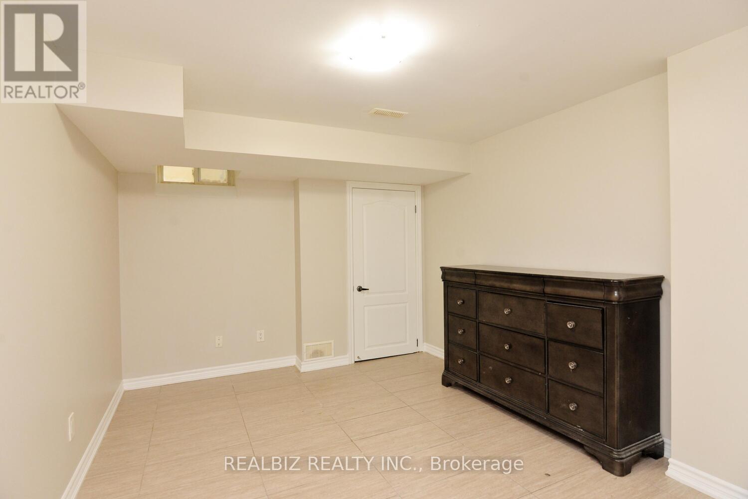 14 Herzberg Gardens, Toronto, Ontario  M3N 2P4 - Photo 29 - W12372038