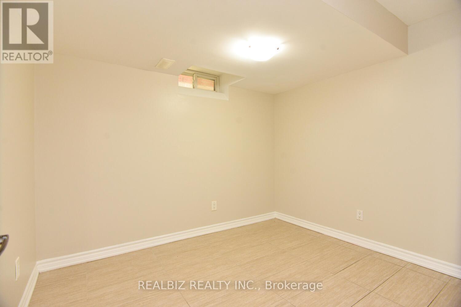 14 Herzberg Gardens, Toronto, Ontario  M3N 2P4 - Photo 31 - W12372038