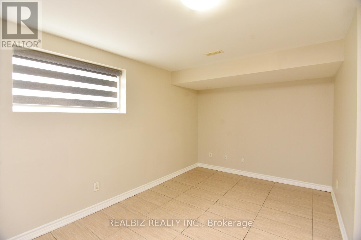14 Herzberg Gardens, Toronto, Ontario  M3N 2P4 - Photo 34 - W12372038