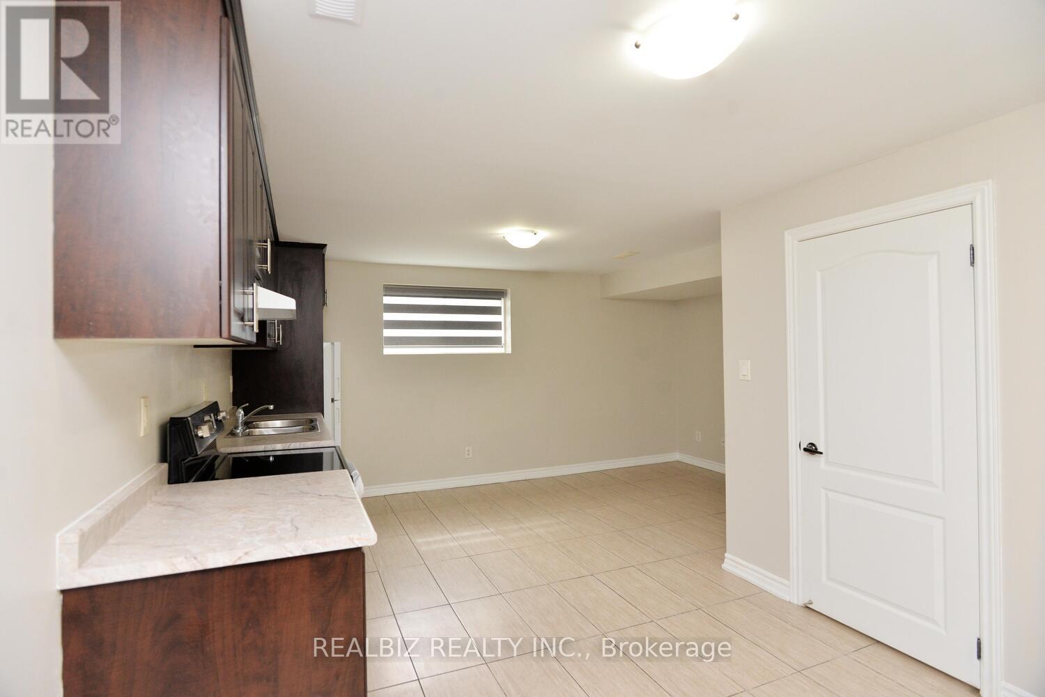 14 Herzberg Gardens, Toronto, Ontario  M3N 2P4 - Photo 36 - W12372038