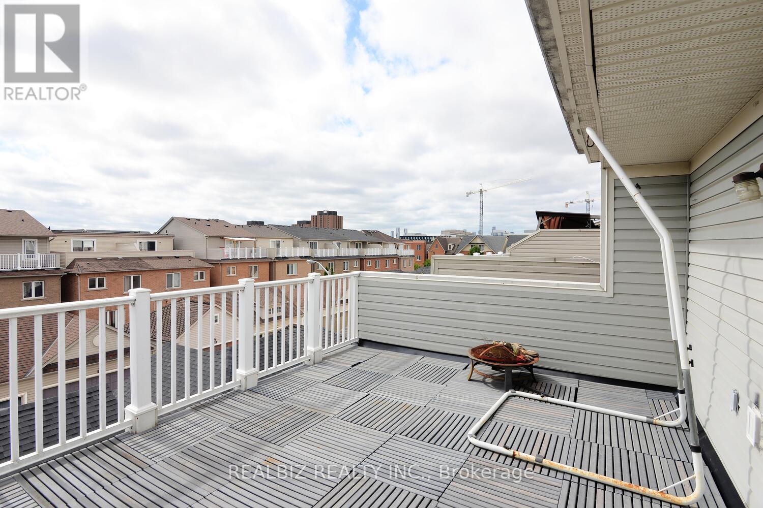 14 Herzberg Gardens, Toronto, Ontario  M3N 2P4 - Photo 38 - W12372038