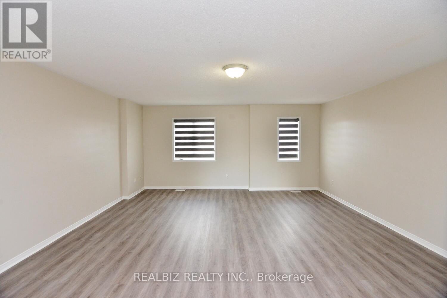 14 Herzberg Gardens, Toronto, Ontario  M3N 2P4 - Photo 4 - W12372038