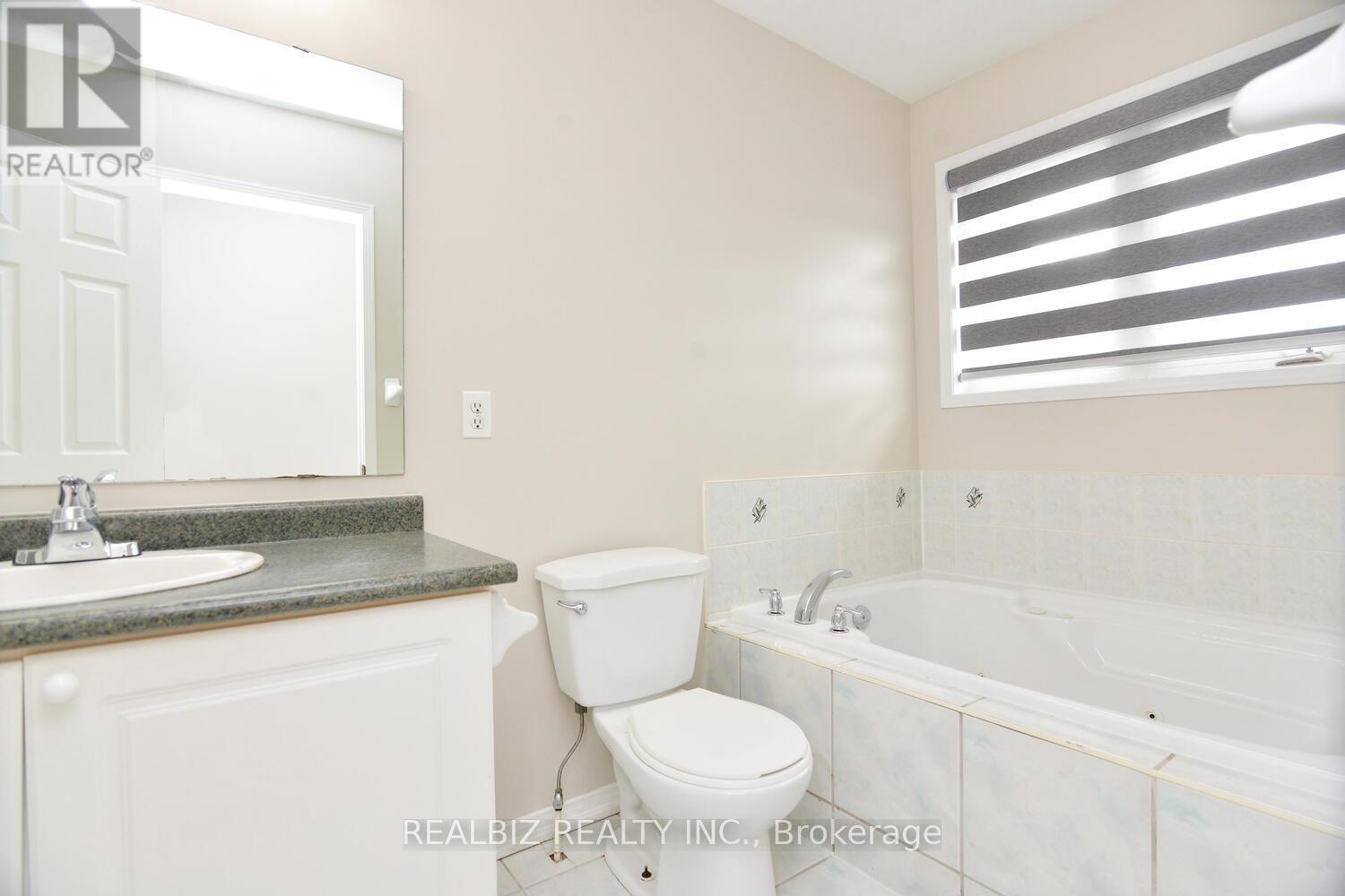 14 Herzberg Gardens, Toronto, Ontario  M3N 2P4 - Photo 43 - W12372038