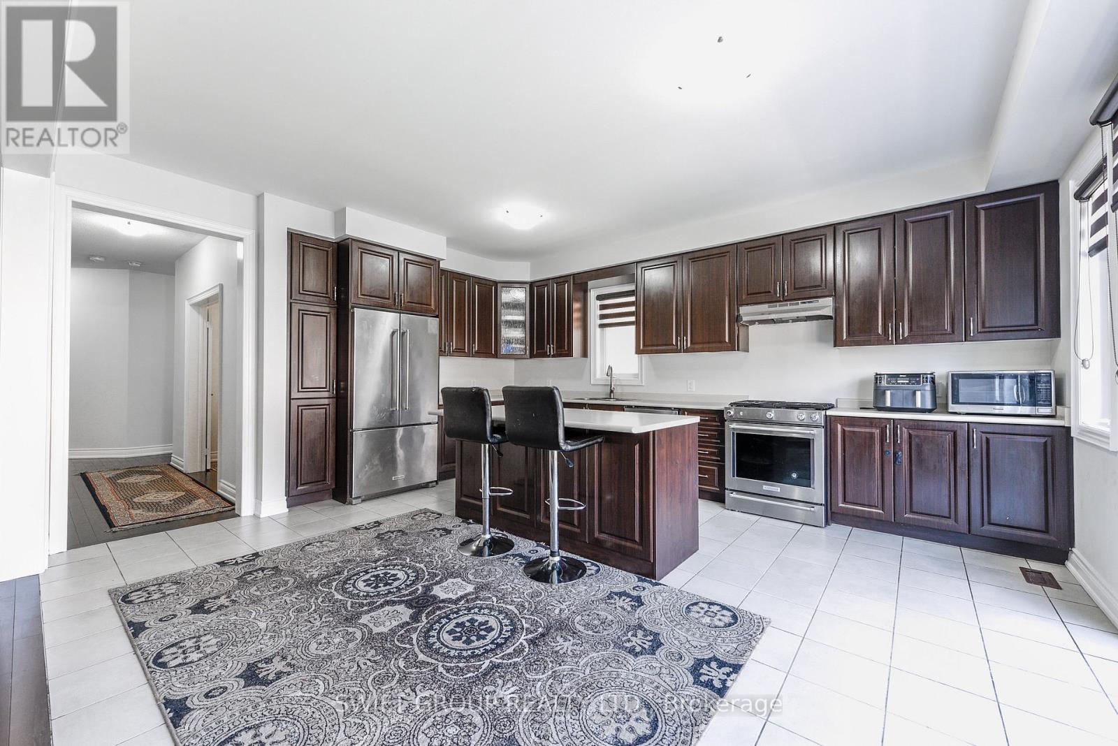 89 Deer Ridge Trail, Caledon, Ontario  L7C 4H4 - Photo 15 - W12372048