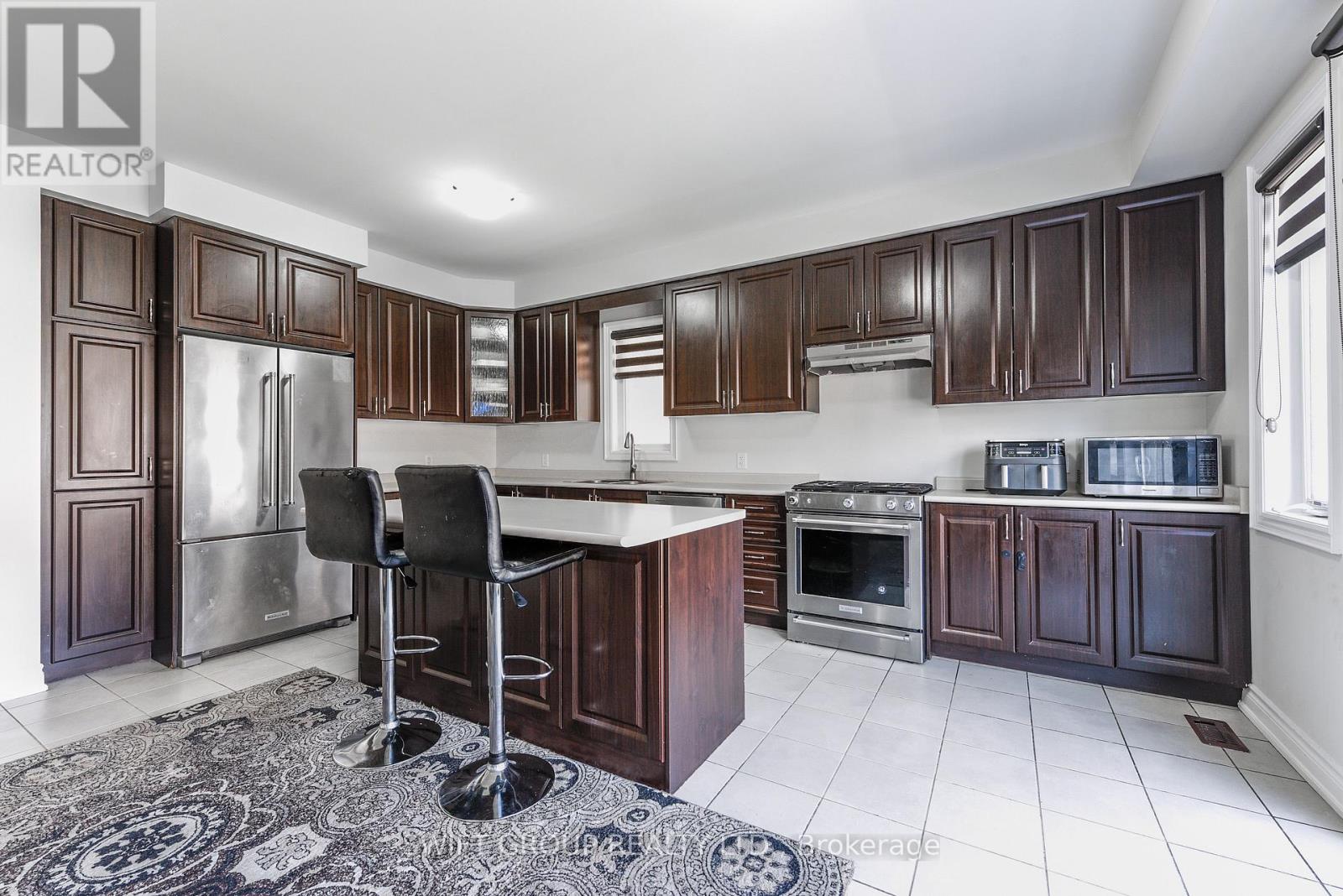 89 Deer Ridge Trail, Caledon, Ontario  L7C 4H4 - Photo 16 - W12372048