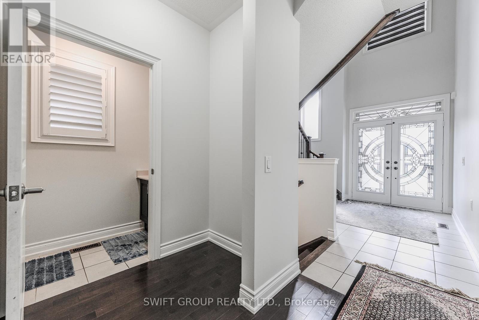 89 Deer Ridge Trail, Caledon, Ontario  L7C 4H4 - Photo 4 - W12372048