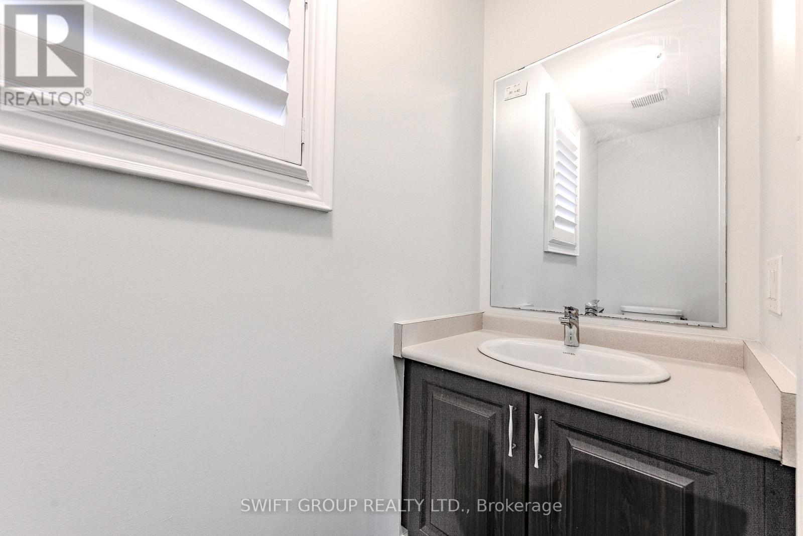 89 Deer Ridge Trail, Caledon, Ontario  L7C 4H4 - Photo 5 - W12372048